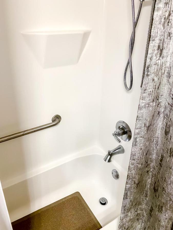 Full Kitchen,King,W/D,Netflix,2 Smart Tvs,Parking Leilighet Louisville Eksteriør bilde